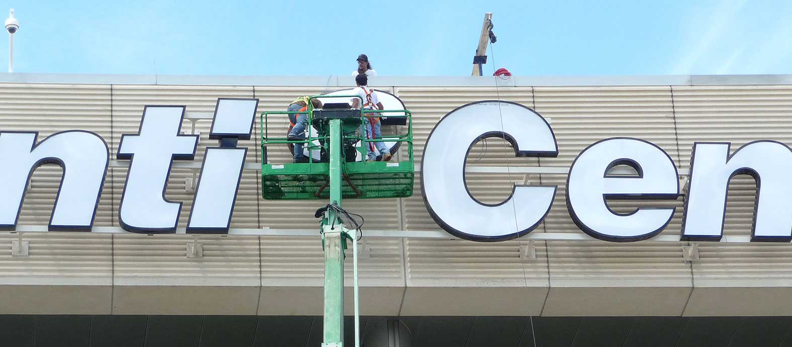 channel-letters-installation_ba