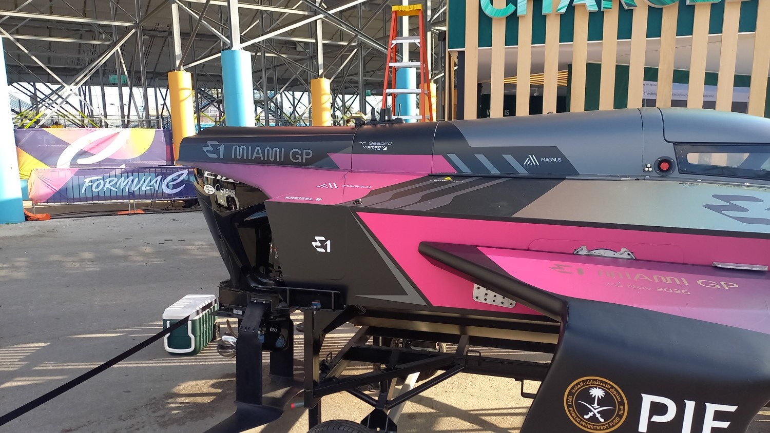 Vehicle wraps - E1 boat full wrap (8)